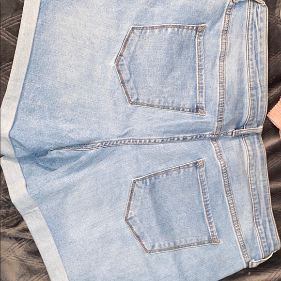 Shorts - Picture 2 of 2